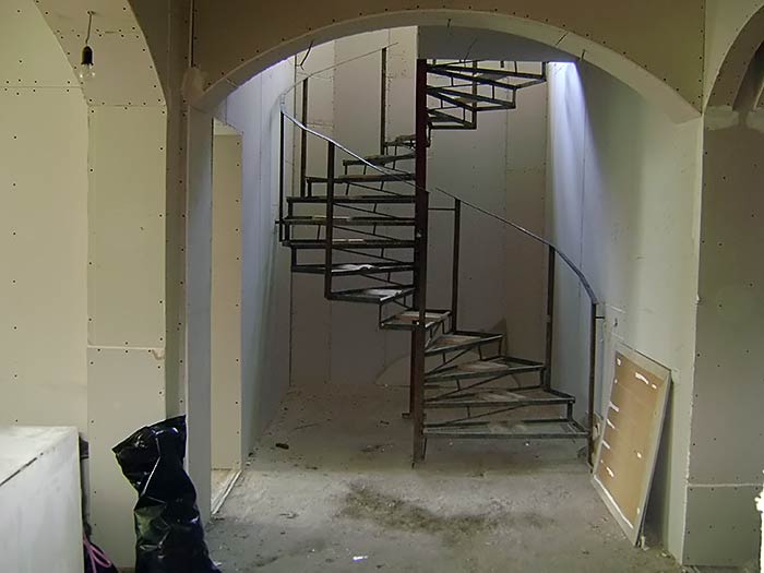 Отдельный вход с чердака в квартиру